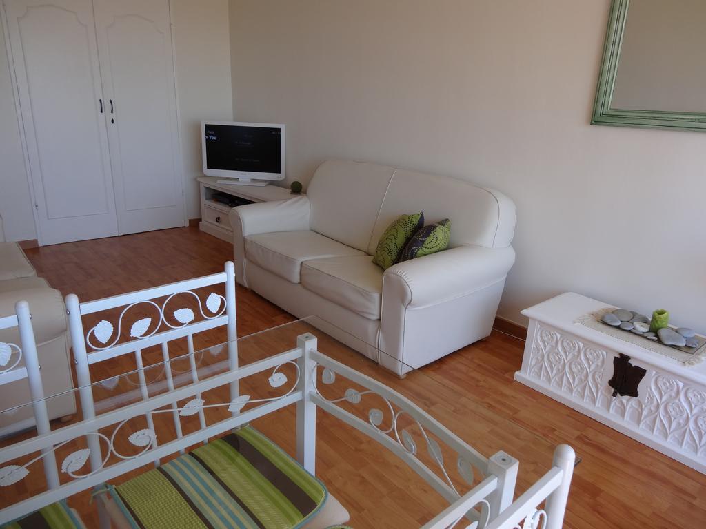 2 Bedroom Modern Apartment In Antibes With Sea View Kamer foto