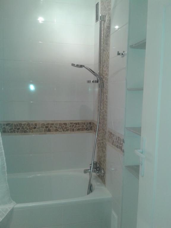 2 Bedroom Modern Apartment In Antibes With Sea View Kamer foto