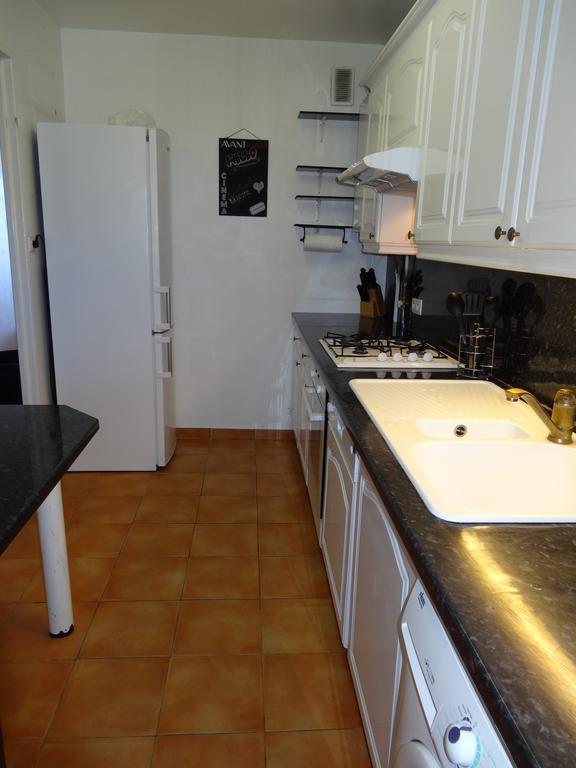 2 Bedroom Modern Apartment In Antibes With Sea View Kamer foto