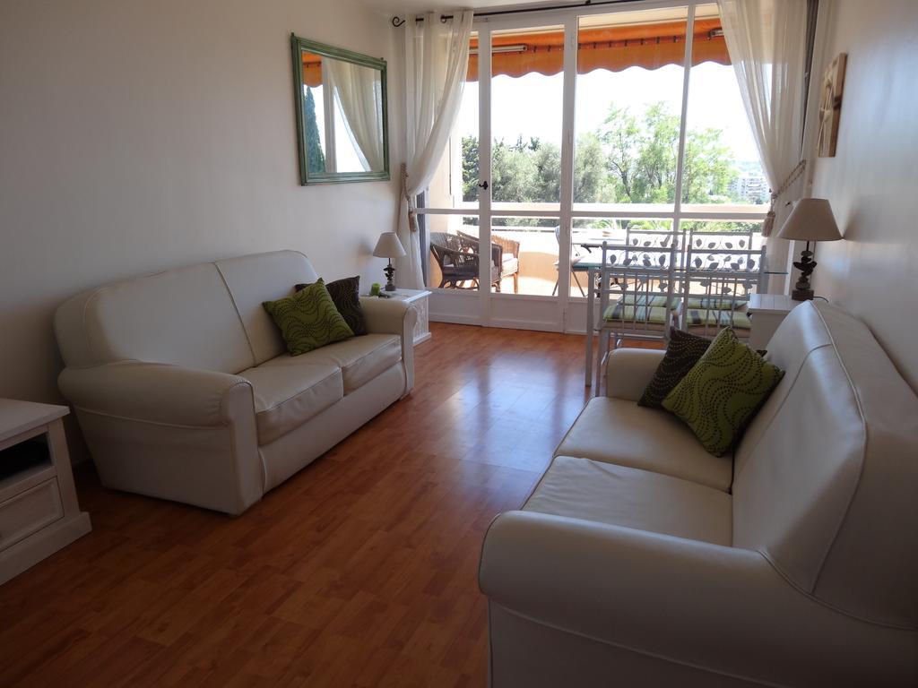 2 Bedroom Modern Apartment In Antibes With Sea View Kamer foto