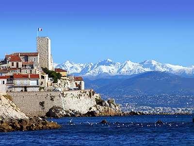 2 Bedroom Modern Apartment In Antibes With Sea View Buitenkant foto